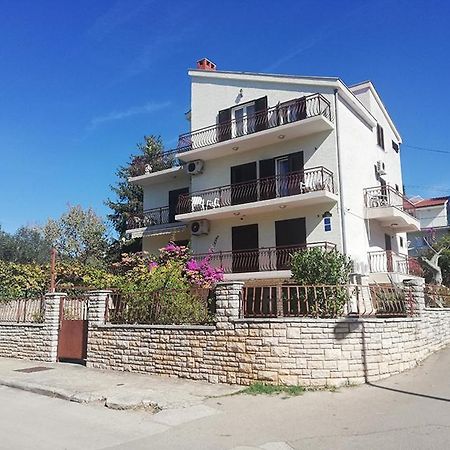 Danyja Apartments Sveti Filip i Jakov Eksteriør bilde