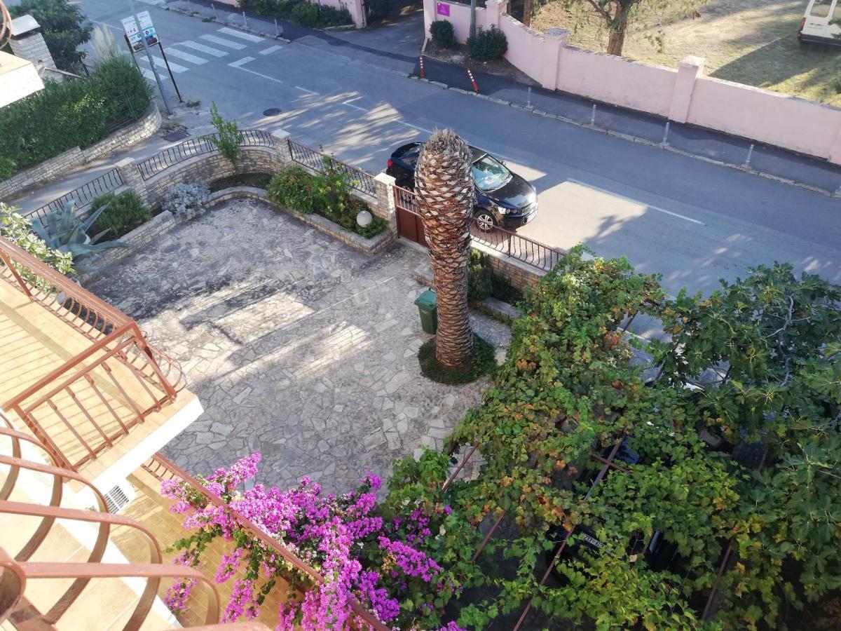 Danyja Apartments Sveti Filip i Jakov Eksteriør bilde