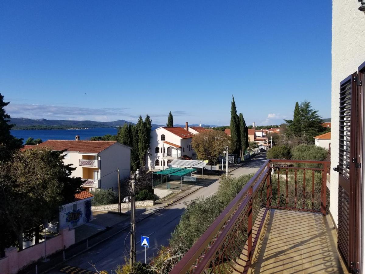 Danyja Apartments Sveti Filip i Jakov Eksteriør bilde