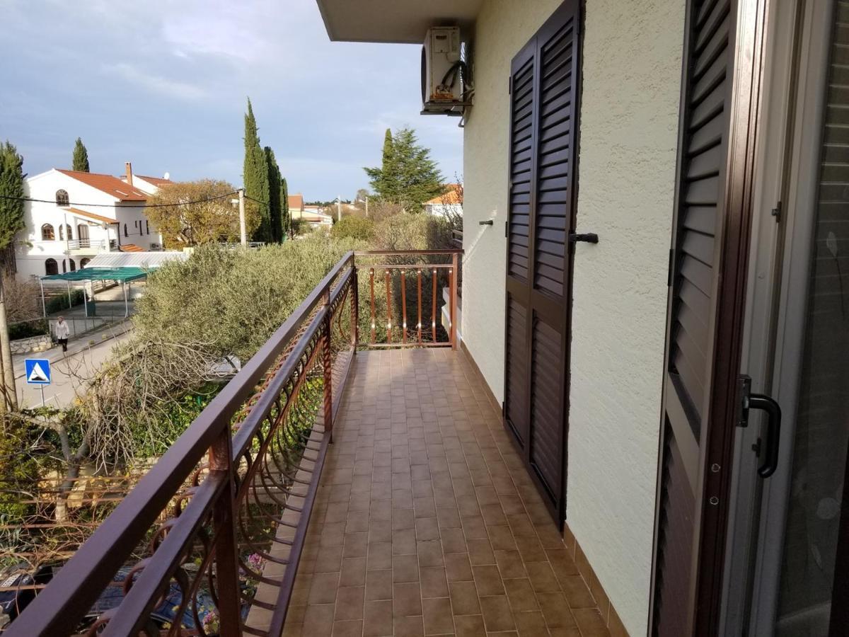 Danyja Apartments Sveti Filip i Jakov Eksteriør bilde